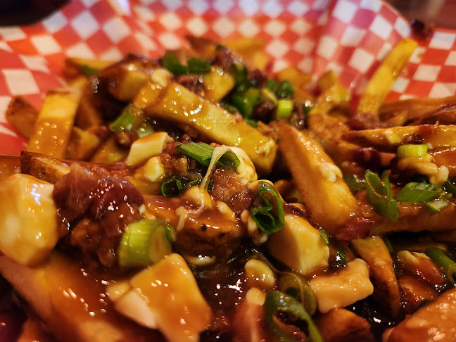 Doc Magilligan's Restaurant & Irish Pub - Hospitality and gastronomy