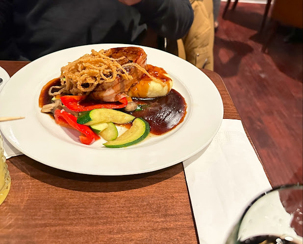 108 Courtneypark Dr E, Mississauga, ON L5T 2Y3