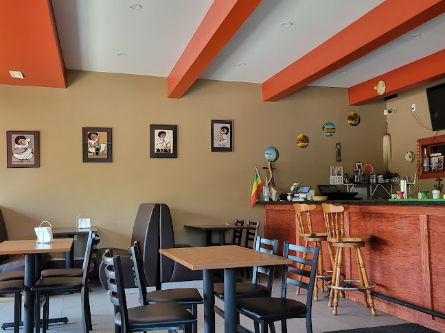 99 Montréal Rd, Vanier, ON K1L 6E8