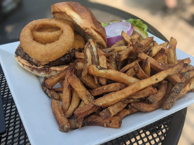 25 Tapiola Crescent, Ottawa, ON K1T 2J7