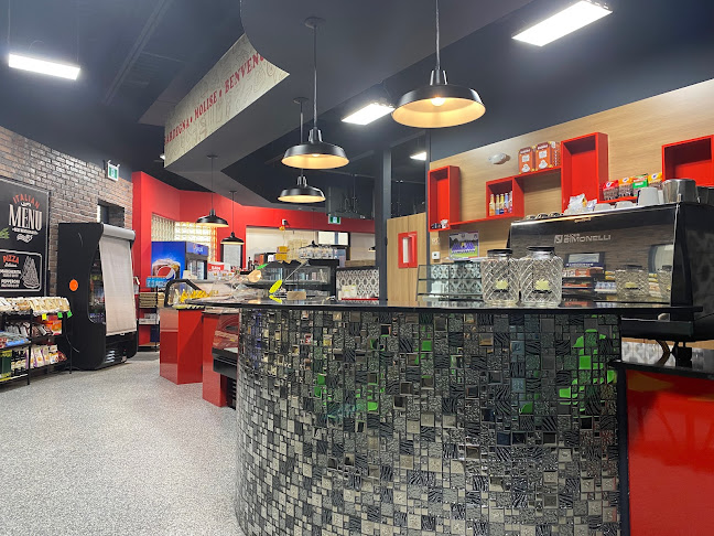 35 Cedar Pointe Dr, Barrie, ON L4N 5R7