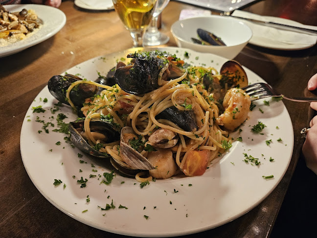 Opinii despre Porta Romana Restaurant în Spruce Grove - Hospitality and gastronomy