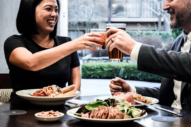 Harold's Kitchen & Bar - Richmond