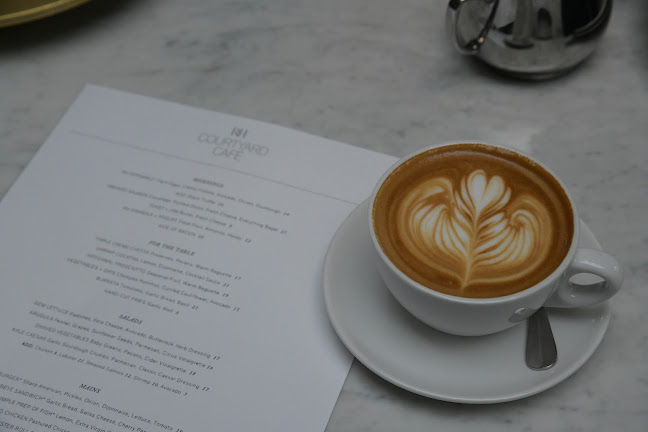 RH Courtyard Restaurant at RH Toronto - Hospitality and gastronomy