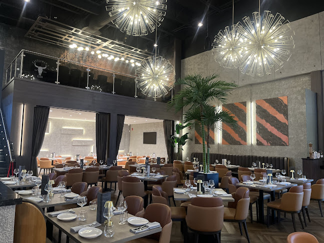 Perla Oyster Bar & Grill