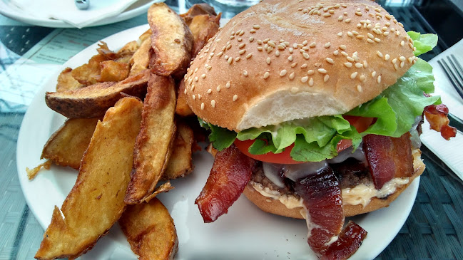 Burger Heaven Restaurant - New Westminster