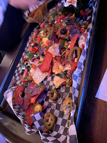 Opinii despre Jamesons Pub - 17th Ave în Calgary - Hospitality and gastronomy