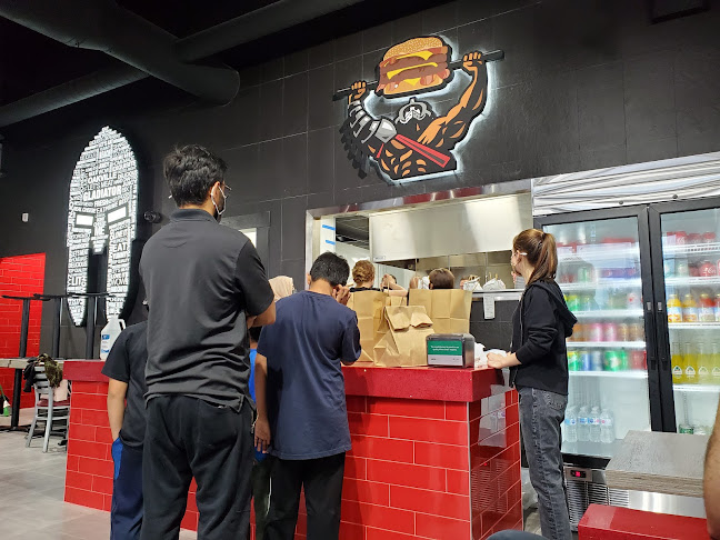 407 Iroquois Shore Rd Unit 4, Oakville, ON L6H 1M3