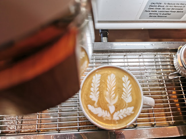 R Ki Coffee Lab - Hospitality and gastronomy