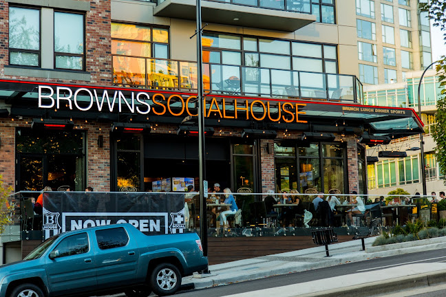 Browns Socialhouse Lower Lonsdale - North Vancouver