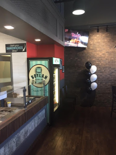 Ricky's Cafe - Red Deer - Hospitality and gastronomy