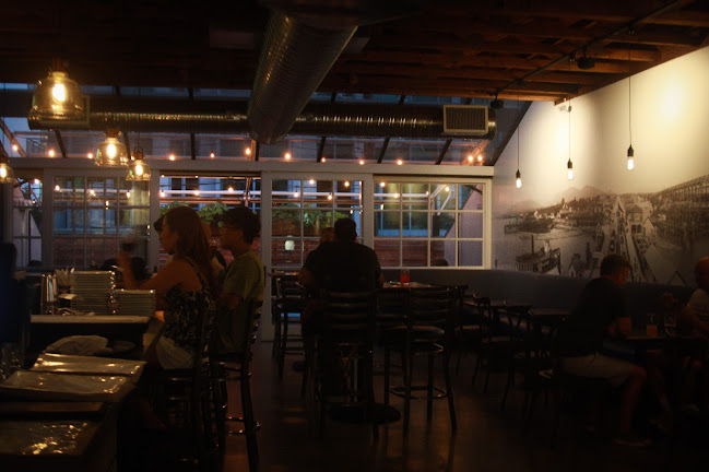 The Gull Bar and Kitchen - North Vancouver