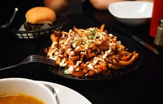 182 Locke St S, Hamilton, ON L8P 4B3