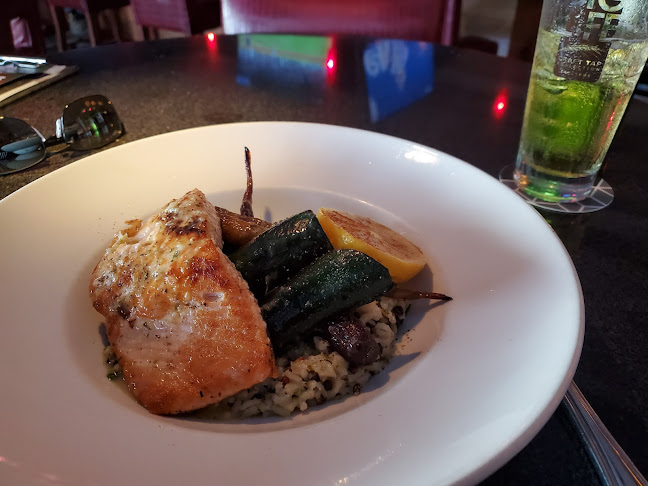 Opinii despre Moxies Regina Restaurant în Regina - Hospitality and gastronomy