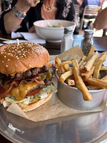 45 King George Rd, Brantford, ON N3R 5K2