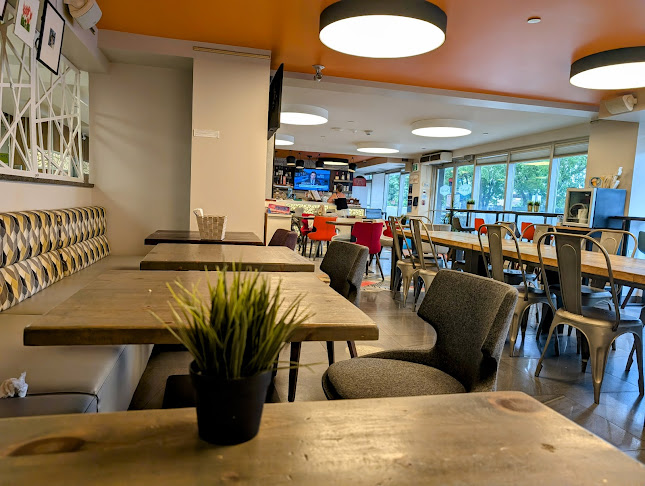 Good Eats Cafe - Hospitality and gastronomy