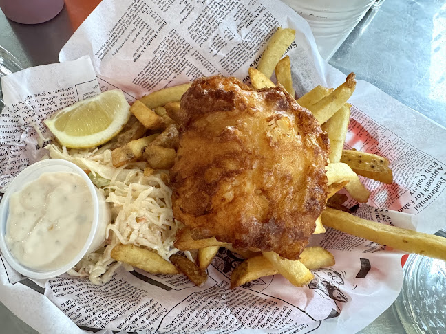 Hooked Fish Bar - Hospitality and gastronomy