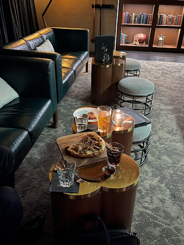 D/6 Bar & Lounge - Hospitality and gastronomy