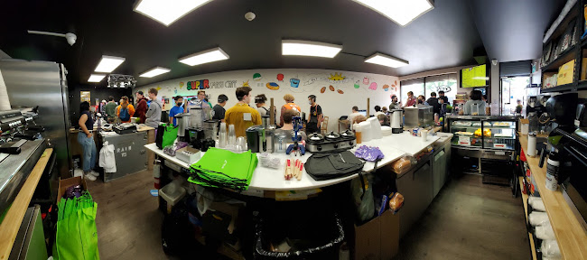 1240 16 Ave NW, Calgary, AB T2M 0K9