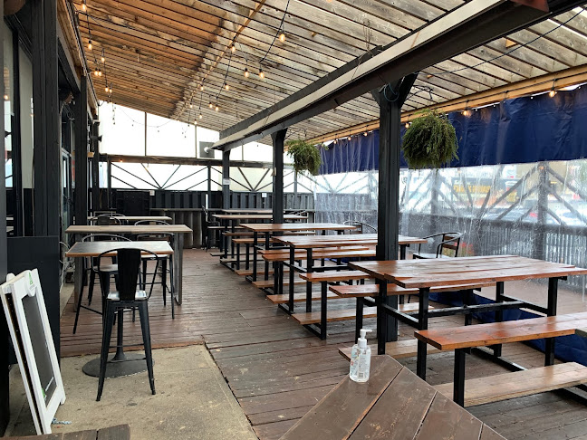 Roxbury Pub & Grill - Hospitality and gastronomy