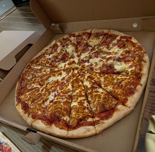 Opinii despre Pizza Empire în St. John's - Hospitality and gastronomy