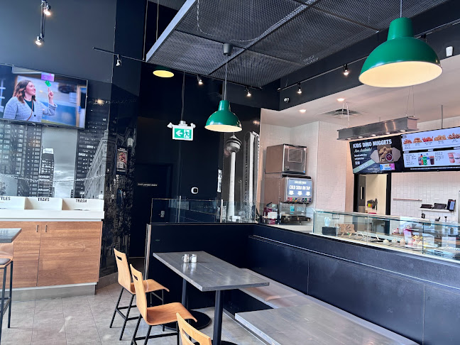 Opinii despre South St. Burger Red Mile în Calgary - Hospitality and gastronomy