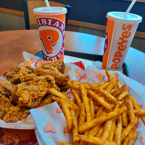 273 Yonge St, Toronto, ON M5B 1N8