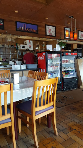 Sal's Family Restaurant - Hospitality and gastronomy