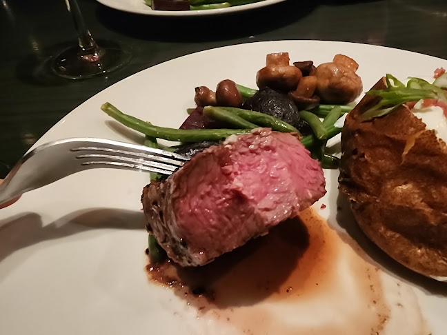 15 Huntmar Dr, Ottawa, ON K2S 0P6