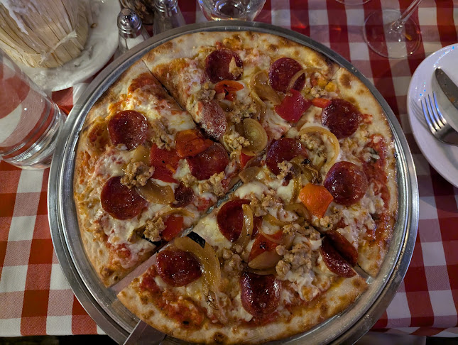 38 Wellington St E, Toronto, ON M5E 1C7