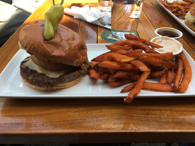 Comentarii opinii despre Delta Lion Pub