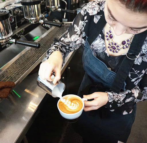 579 Robson St, Vancouver, BC V6B 1A6