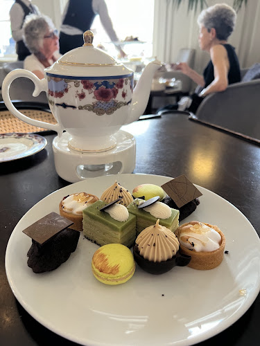 Q AT THE FAIRMONT EMPRESS - Hospitality and gastronomy