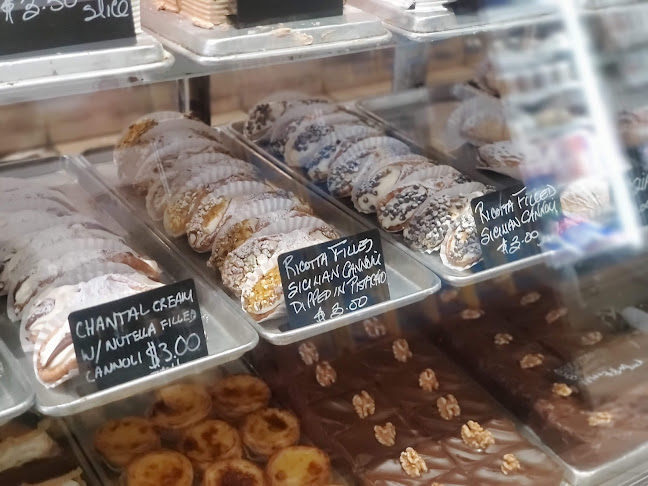 Opinii despre La Villa Bakery and Café în Mississauga - Hospitality and gastronomy