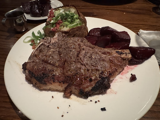 7104 Macleod Trl, Calgary, AB T2H 0L3