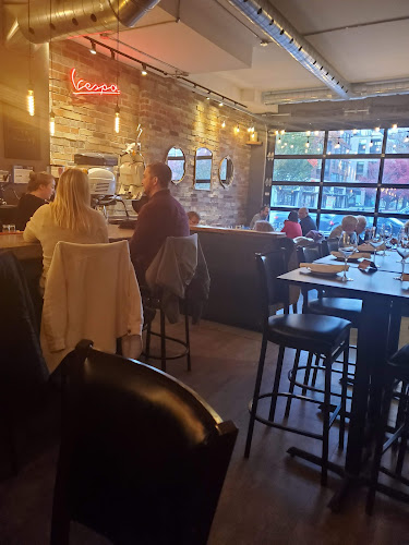 Comentarii opinii despre Vespa Wine Bar