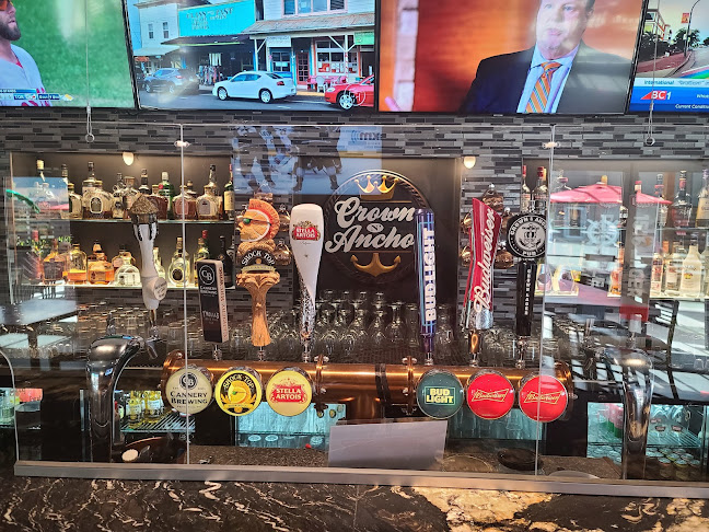 Hideaway Public House - Salmon Arm