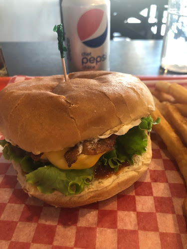 Burger Cafe & Beyond - St. Catharines
