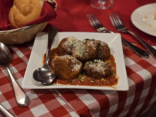 Opinii despre Buon Giorno Ristorante Italiano în Calgary - Hospitality and gastronomy