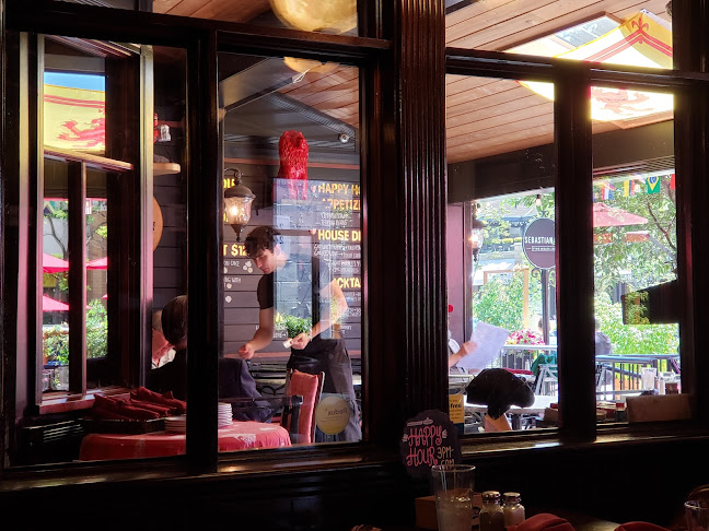 Comentarii opinii despre The Red Lion Bar & Grill