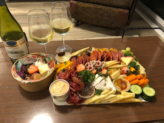 Comentarii opinii despre Oh Graze | Catering - Charcuterie Grazing Board and Box - Gifts |