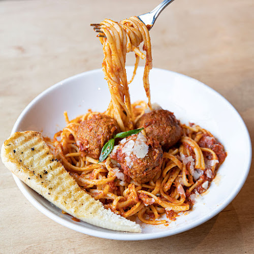 Comentarii opinii despre Famoso Italian Pizzeria - Coquitlam Centre