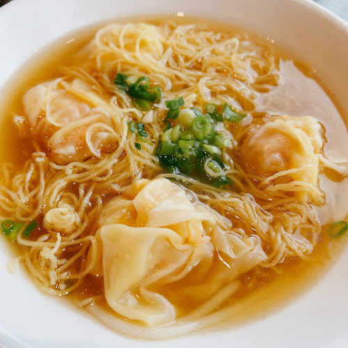 1423 Centre St N, Calgary, AB T2E 2R8