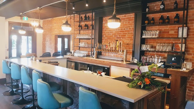 300 Charlotte St, Peterborough, ON K9J 2V5