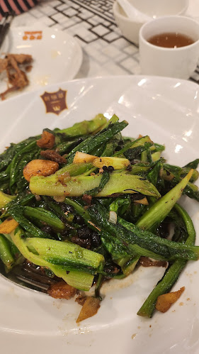 Sun Sui Wah Seafood Restaurant - Hospitality and gastronomy