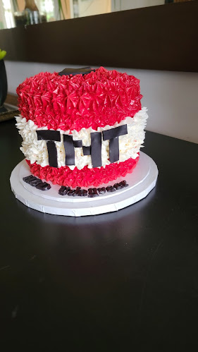 Cakes By Me Bakery - Milton