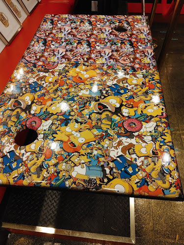 Cones And Characters Oshawa - Hospitality and gastronomy