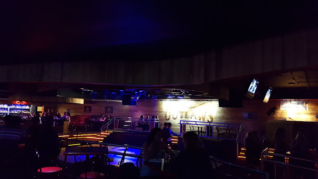 Comentarii opinii despre Outlaws Country Rock Bar