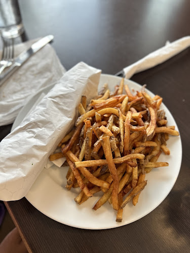 812 Crowley Ave, Kelowna, BC V1Y 7G7