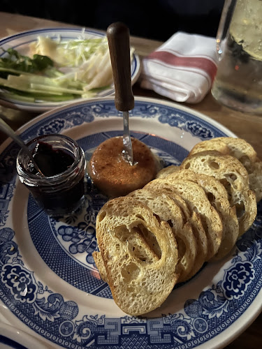 181 Bathurst St, Toronto, ON M5T 2R7